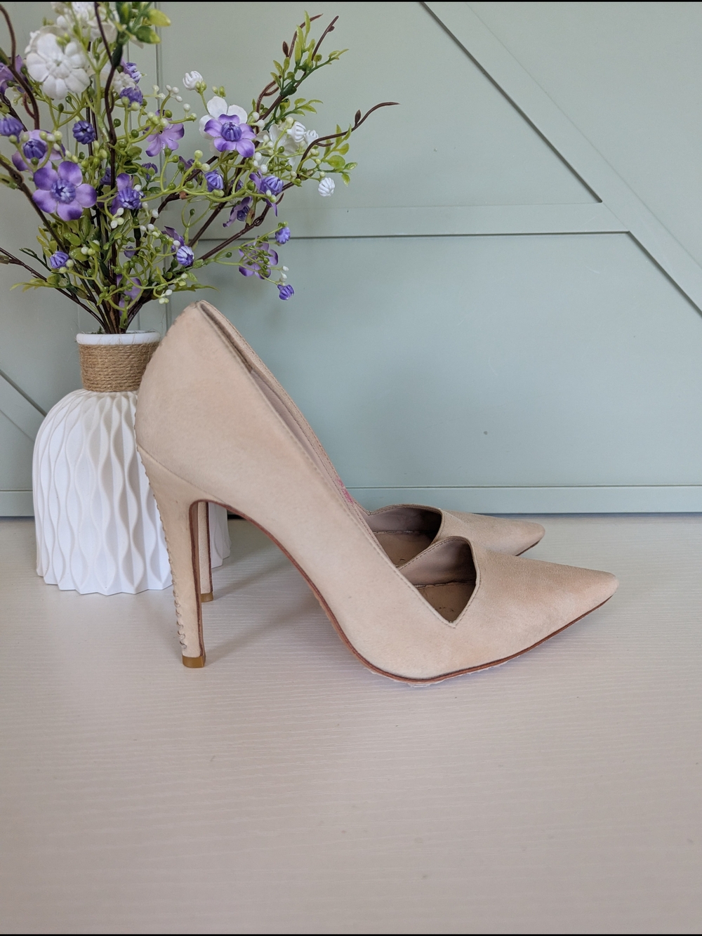 Alice + Olivia Nude Pointed-Toe Stiletto Pumps - Picture 4 of 11